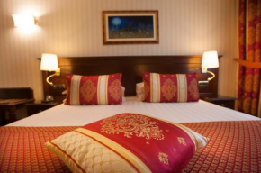 Гостиница Hotel Calissano  Альба